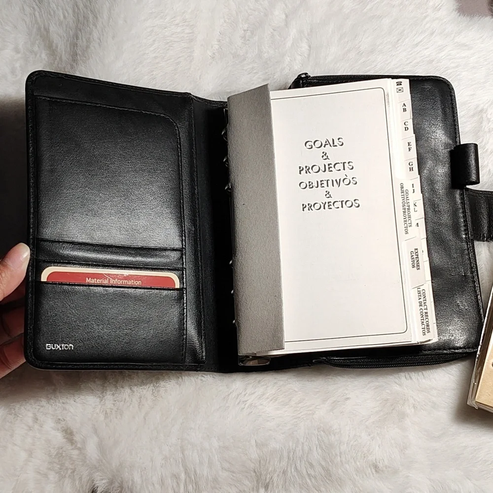 Buxton wallet/Binder organizer